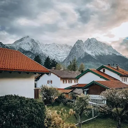 Haus Mit Wunderschoenem Ausblick Und Garten Garmisch-Partenkirchen Exterior photo