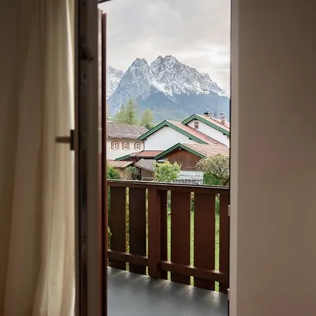 Haus Mit Wunderschoenem Ausblick Und Garten Garmisch-Partenkirchen Exterior photo